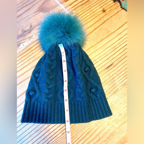 NWT Kinross Cashmere Cable Hat. - Picture 9 of 9
